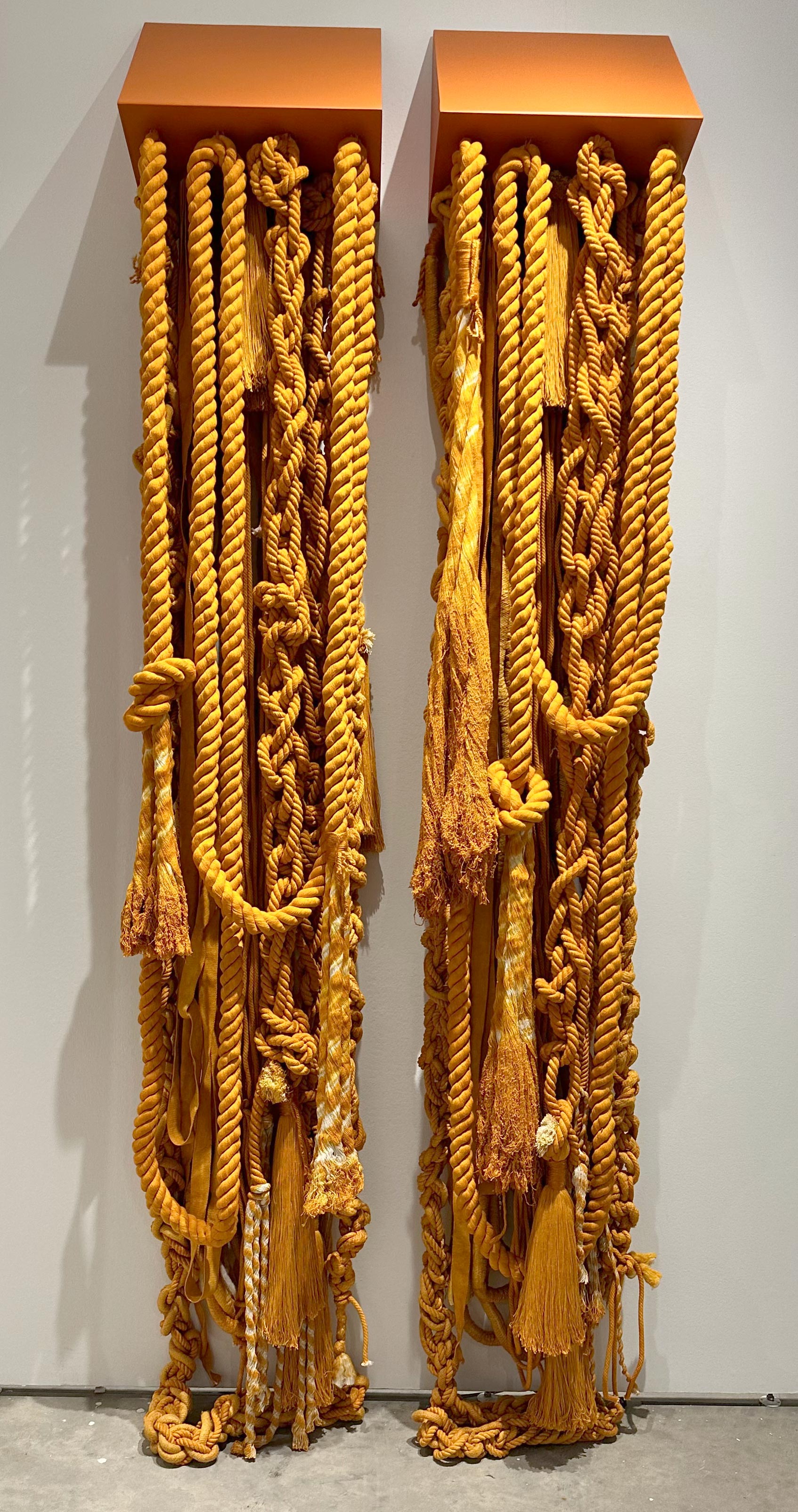 Colgantes by Cuchi Taborda